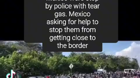 Migrants rush Mexico border