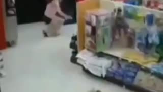 Thieves try to escape after stealing.