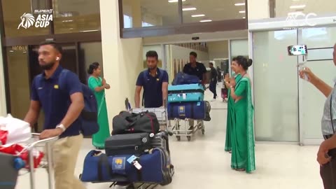 Teams Arrive in Sri Lanka