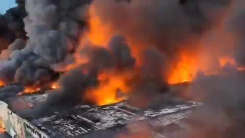 Footage showing a large blaze at a shopping mall on the outskirts of Warsaw.