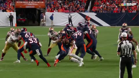 Nick Bosa trips Russell Wilson (no call)