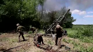 Ukraine forces fire howitzers at Donetsk frontline
