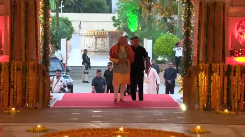 Prime minister Narendra Modi visit shree modheshawari mata temple Gujarat