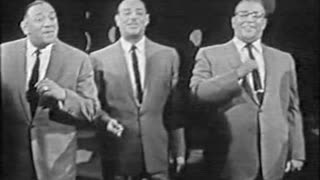 Mills Brothers - I Believe In Santa Claus = Nat King Cole 1957