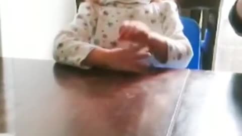[NEW] CUTE BABIES EATING FRUITS