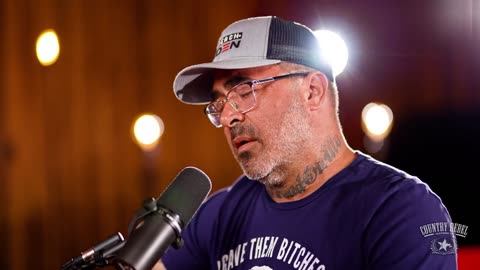 Show chat replay Aaron Lewis sings Patriotic Anthem 'Am I The Only One' (Live Acoustic)