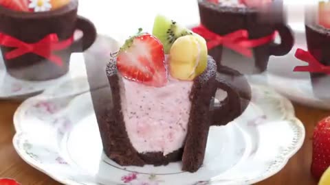 Mini Strawberry Chocolate Cupcakes