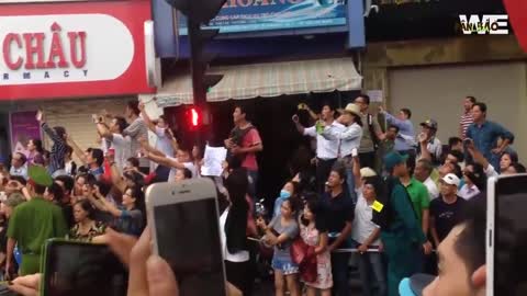 Saigon: Millions of people greeted Obama a warm