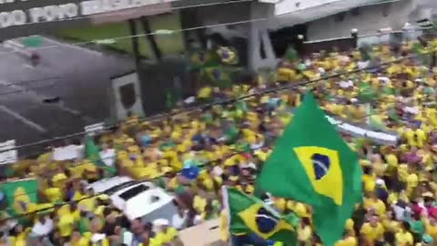 For the fourth day in a row the Brazilian patriots are on the streets, in front of military barracks