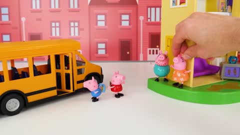 Peppa Pig and Bluey Go to School!