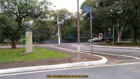 CARRETA FORA LULA SAINDO DO COMANDO MILITAR DO SUDESTE IBIRAPUERA SP