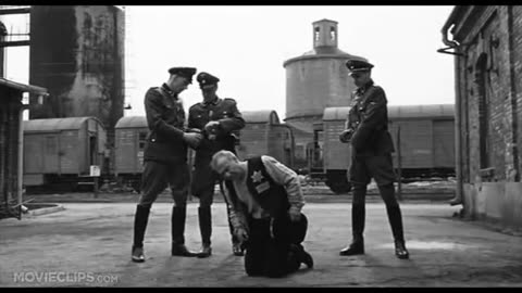 "A Small Pile of Hinges" scene : SHINDLER'S LIST (1993)