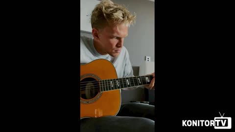 Cody Simpson Finds Inner Peace Through Guitar Meditation"