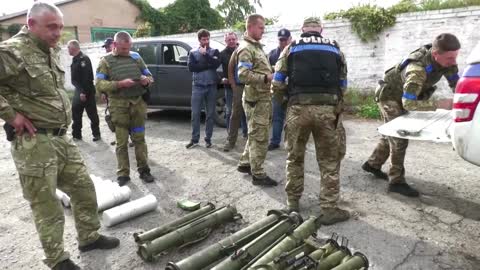 Ukrainian demining unit clears village of explosives