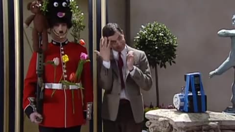 Guard Picture - Funny Clip - Mr. Bean Official