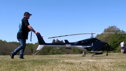 WORLD´S LARGEST RC AIRWOLF BLACK BELL-222 ELECTRIC SCALE 1:3.5 MODEL HELICOPTER FLIGHT