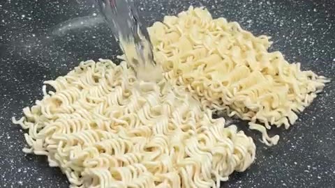 Viral_Doodh_Wali_Maggi_Cooking____#shorts_#food_#indianasmrworld_#cooking_#maggi_#viral