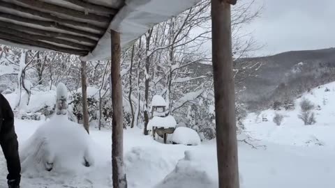HOT HOME IN STORMING SNOW (Camping experience)