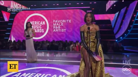 Kelly Rowland REACTS After AMAs Crowd BOOS Chris Brown