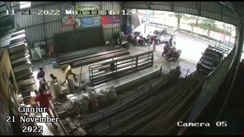 Shocking CCTV earthquake in Cianjur