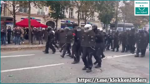 French Protestors Hold the Line and Force Police Officers to Walk in Shame and Retreat Amid times of soaring inflation and growing anti-government sentiment, French police officers rushed toward protestors while expecting them to disperse.