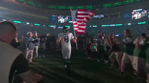 Aaron Rodgers Debuts as a Jet, Waves American Flag on 9/11 Anniversary — A Moment to Remember