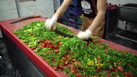 Lahmacun The Most Popular Food In Turkey | How Its Made? | Turkish Street Foods