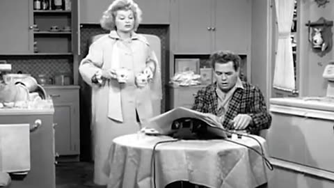 I Love Lucy Season 3 Episode 17 - Fan Magazine Interview