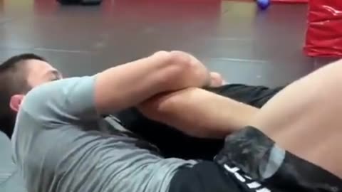 Khabib nurmagomedov show escape from armtriangle choke UFC