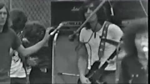 MC5 - Lookin At You = Live 1970