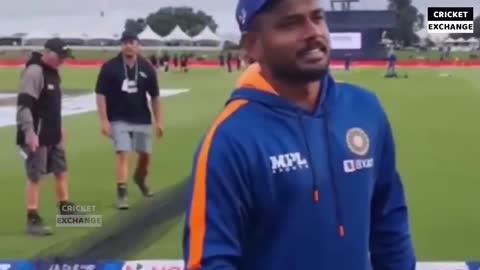 Watch Sanju Samson Taking Selfies with Cute Girls and Won Everyone Hearts in Ind VS NZ 3rd T20 Match