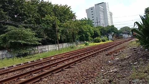 kereta api menuju ke stasiun gubeng surabaya