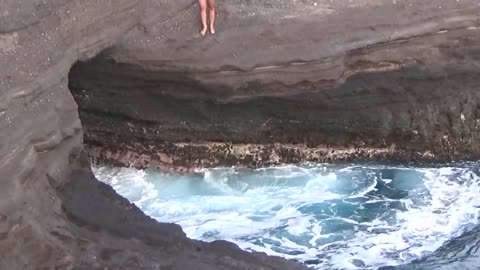Honolulu, HI — Spitting Caves #2