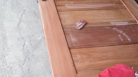 Varnishing door