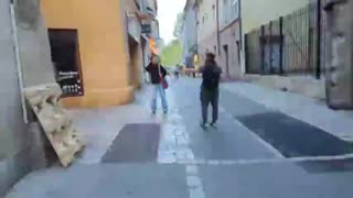 2023-04-18 (11) - Tu veux un tuyau sur la ville d'Aix . - Twitch Decheterie (clip)