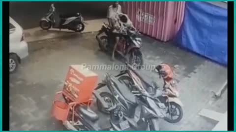 FUNNY VIDEO ABOUT MOTORCYLE THEFT.