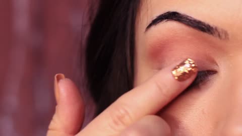 Beginners Eye Makeup Tutorial Using One Matte and One Metallic | How To Apply Eyeshadow