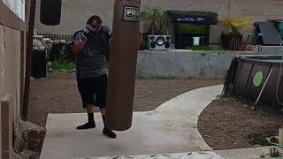 150 pound banana Bag workout part 8. 2 minute round of boxing!