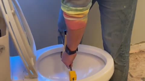 Cool trick for removing toilets.