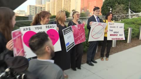 Taylor Swift fans rally outside CA courthouse amid Ticketmaster hearing today