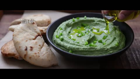 Creamy Spinach Avocado Hummus 🥑 Naturally Vegan Recipe from the Middle East with a Modern Twist