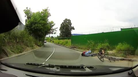 Idiots On Bikes _ Hilarious Cyclist Fails Compilation