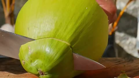 fantastic coconut peeling style