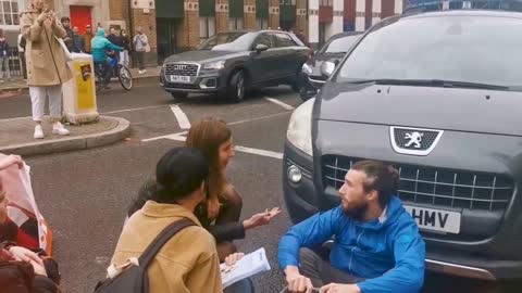 just stop oil BLOCKS COMMERCIAL STREET E1 earlier today _london_1