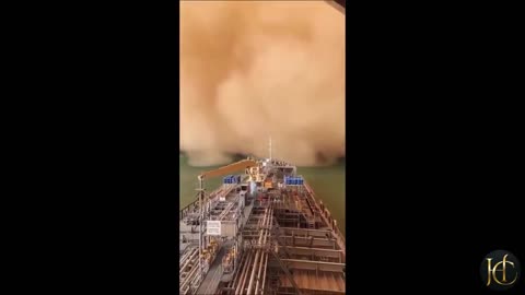 This is what the arrival of a massive sand storm looks like