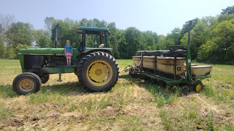 Planting corn 5-27-23