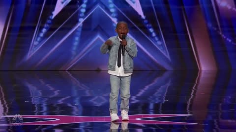 Lil Hunter Kelly_ 7 Year Old Comedian UPSTAGES HIS DAD with his AGT Audition!