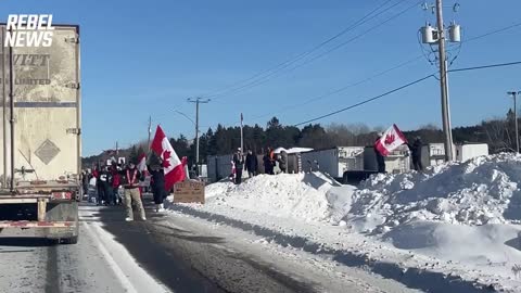 Freedom Convoy passes through Nairn, Ontario.