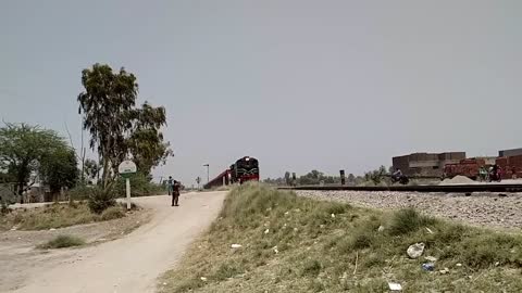 Pakistan Railways New American locomotive GEU-40 9022 first appearance from Sanawan