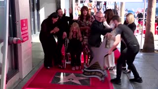 Christina Applegate gives emotional Walk of Fame speech